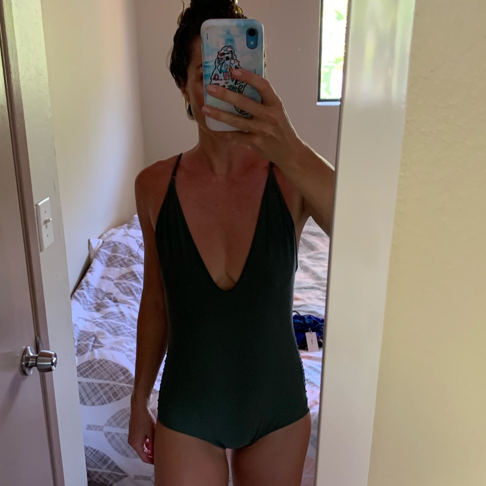 MIKOH ONE-PIECE IN MEDIUM